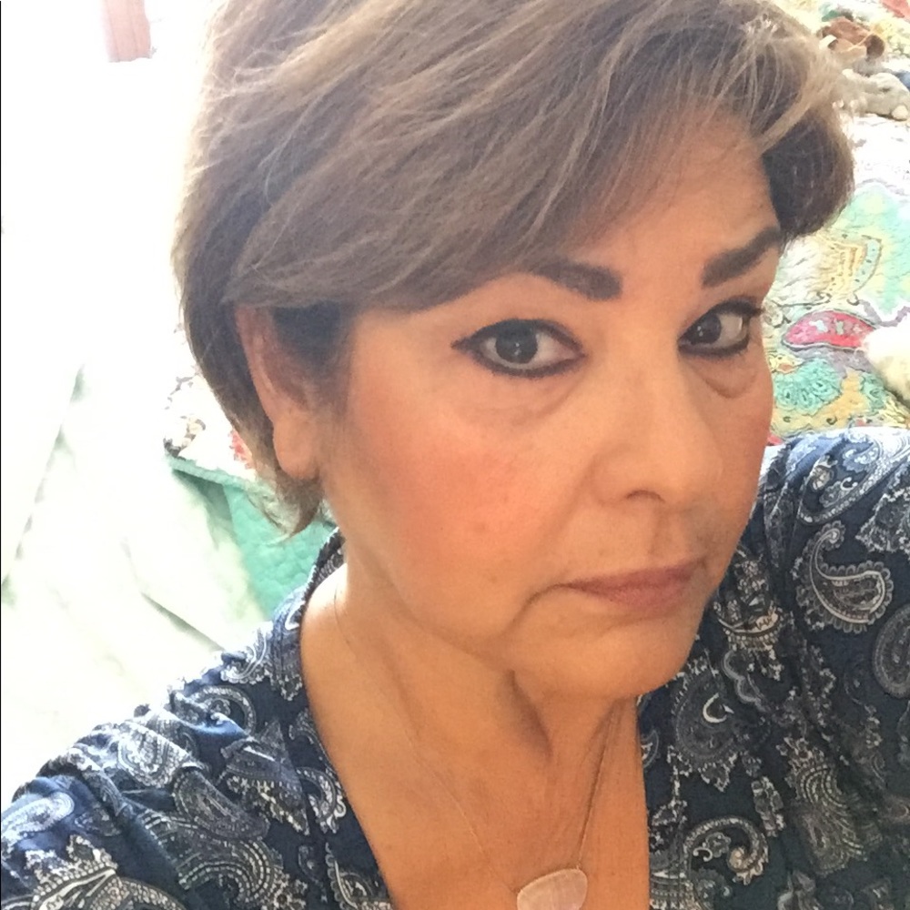 Meet your Posher, Debbie